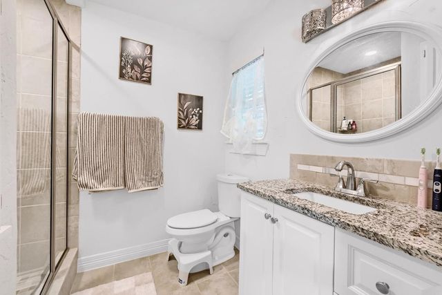 1705 W Belden Street, Sherman, TX 75092