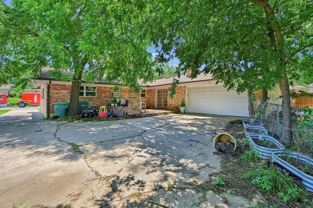 1705 W Belden Street, Sherman, TX 75092