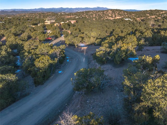 1 Camino Bonito, Santa Fe, NM 87501