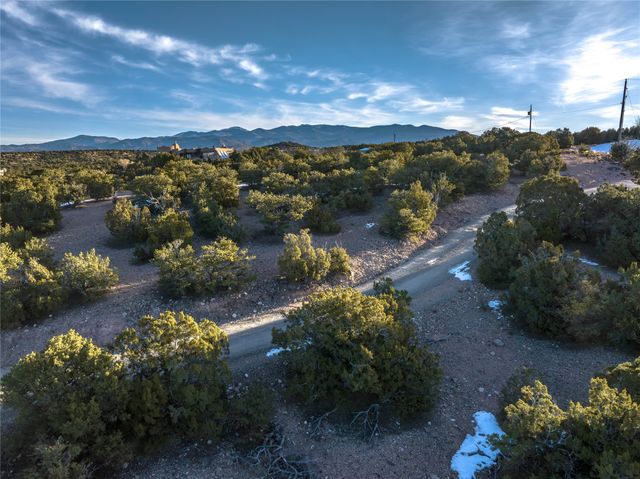 1 Camino Bonito, Santa Fe, NM 87501