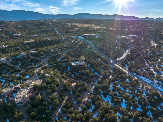 1 Camino Bonito, Santa Fe, NM 87501