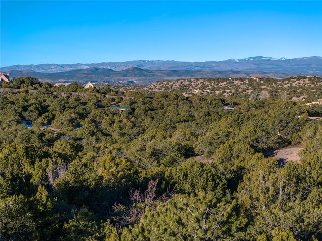 1 Camino Bonito, Santa Fe, NM 87501