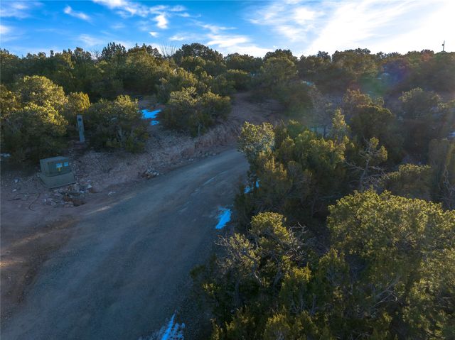 1 Camino Bonito, Santa Fe, NM 87501