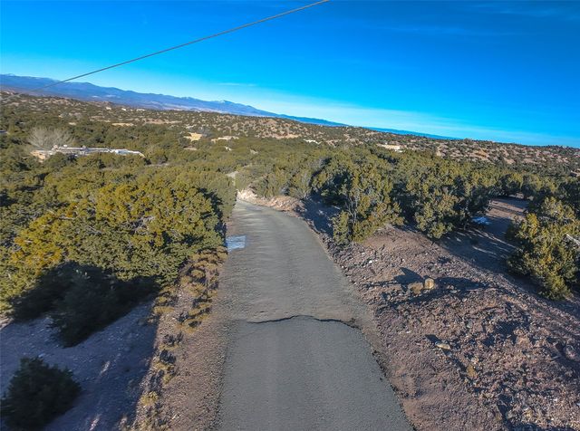 1 Camino Bonito, Santa Fe, NM 87501