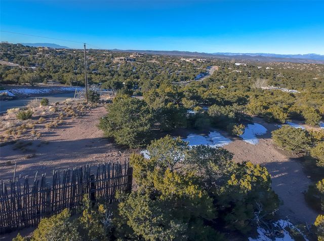 1 Camino Bonito, Santa Fe, NM 87501