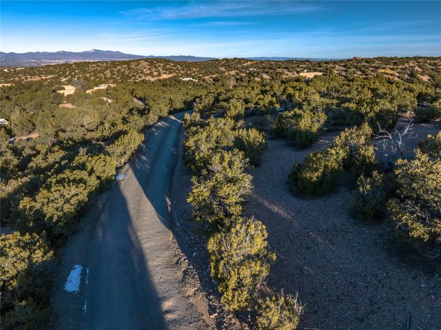 1 Camino Bonito, Santa Fe, NM 87501