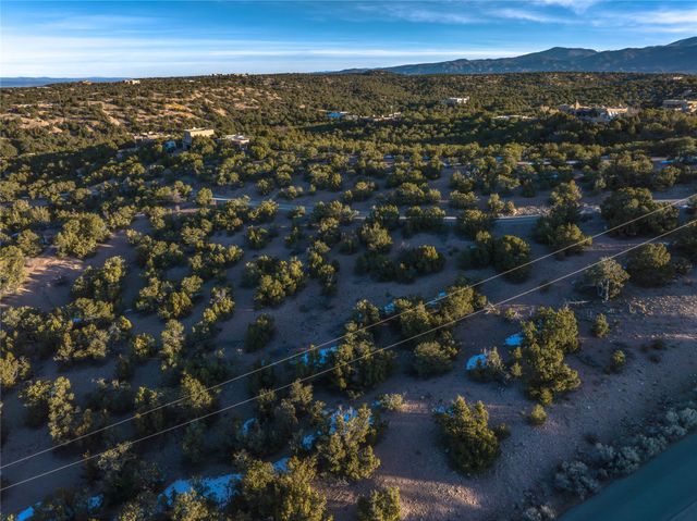 1 Camino Bonito, Santa Fe, NM 87501
