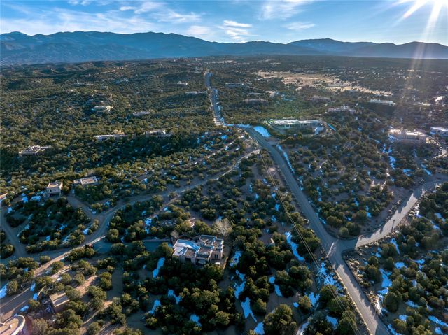 1 Camino Bonito, Santa Fe, NM 87501