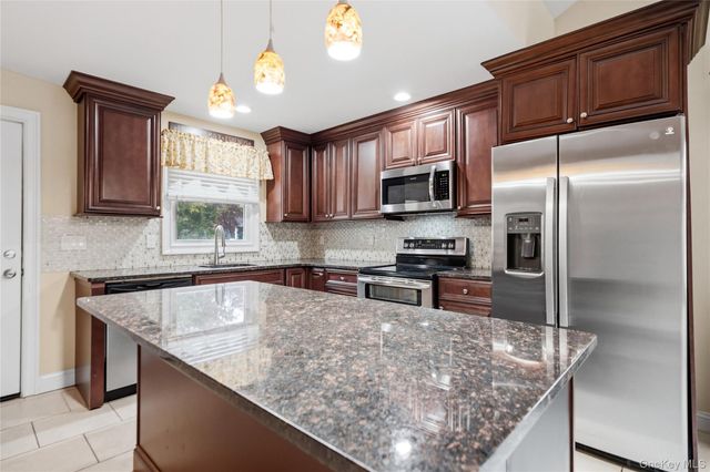 81 Steuben Boulevard, Nesconset, NY 11767