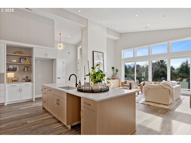 780 MONICA Ct, Cannon Beach, OR 97110