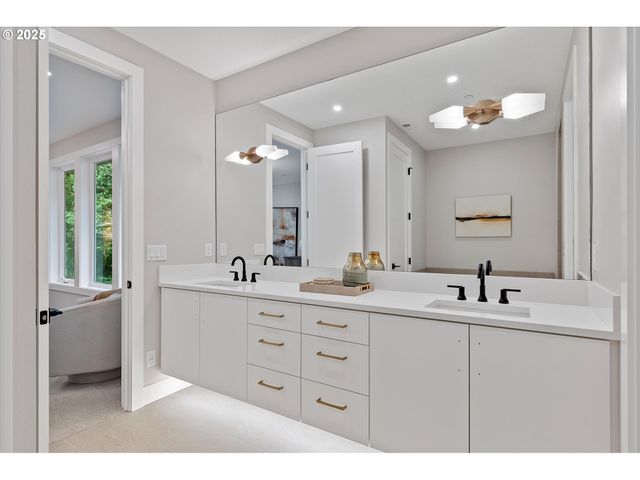 780 MONICA Ct, Cannon Beach, OR 97110