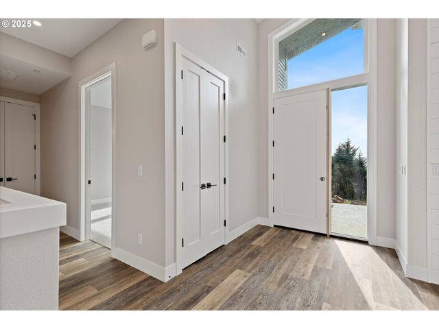 780 MONICA Ct, Cannon Beach, OR 97110