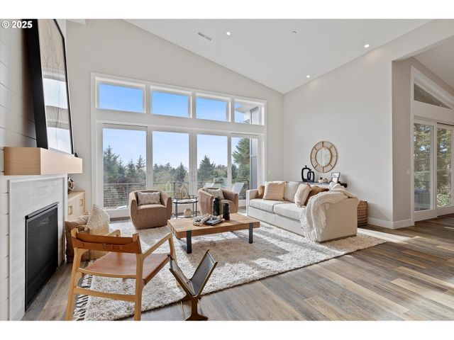 780 MONICA Ct, Cannon Beach, OR 97110