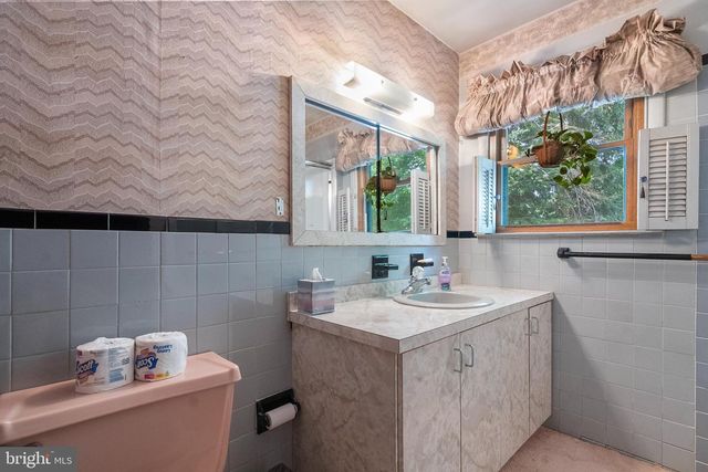 225 CAMBRIDGE RD, Cherry Hill, NJ 08034