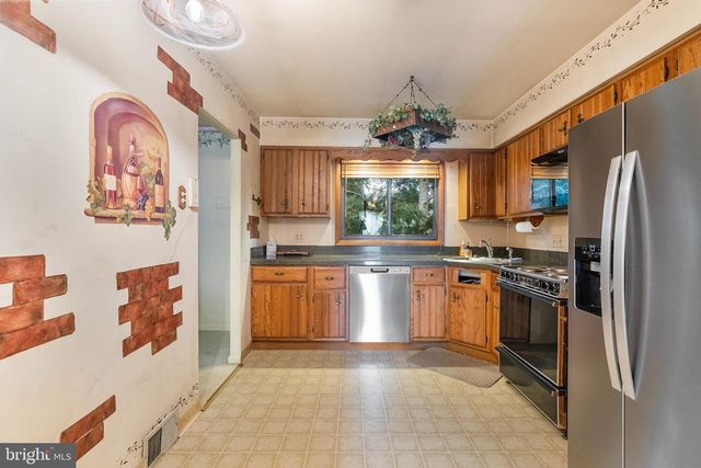 225 CAMBRIDGE RD, Cherry Hill, NJ 08034