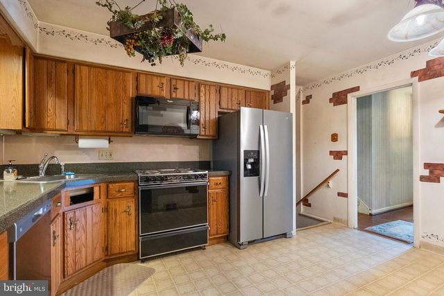225 CAMBRIDGE RD, Cherry Hill, NJ 08034