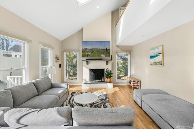 39 Tanners Neck Lane, Westhampton, NY 11977