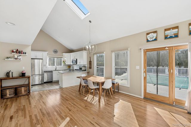 39 Tanners Neck Lane, Westhampton, NY 11977