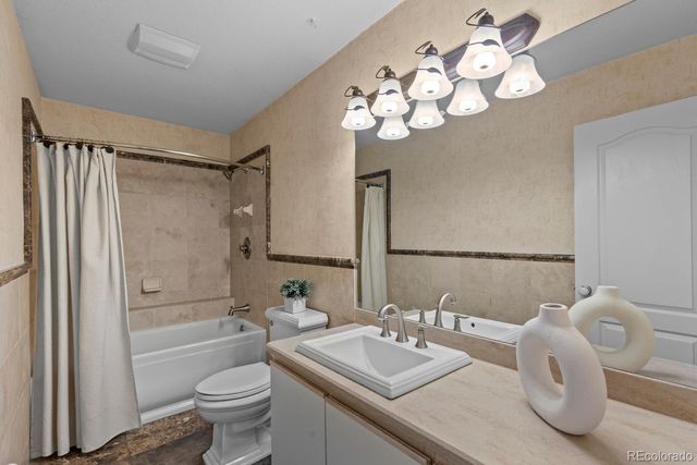 8027 S Dover Street, Littleton, CO 80128