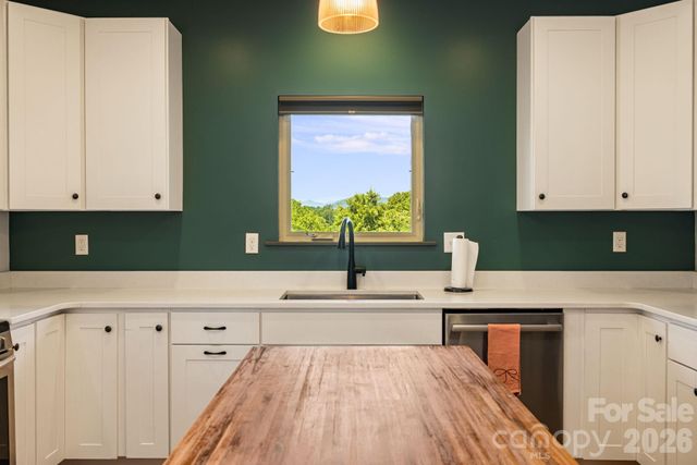 17 Ora Street, Asheville, NC 28801