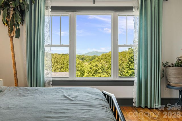 17 Ora Street, Asheville, NC 28801