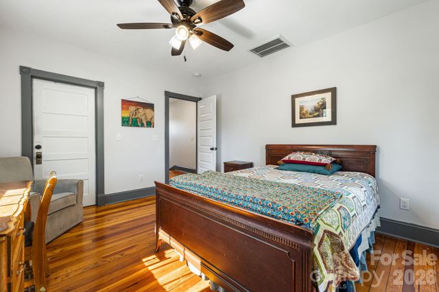 17 Ora Street, Asheville, NC 28801