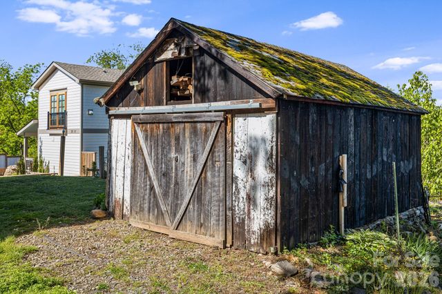 17 Ora Street, Asheville, NC 28801
