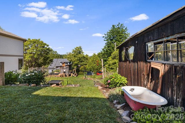 17 Ora Street, Asheville, NC 28801