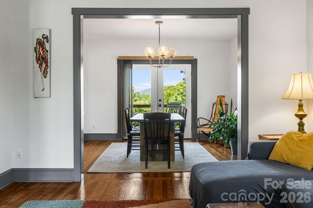 17 Ora Street, Asheville, NC 28801