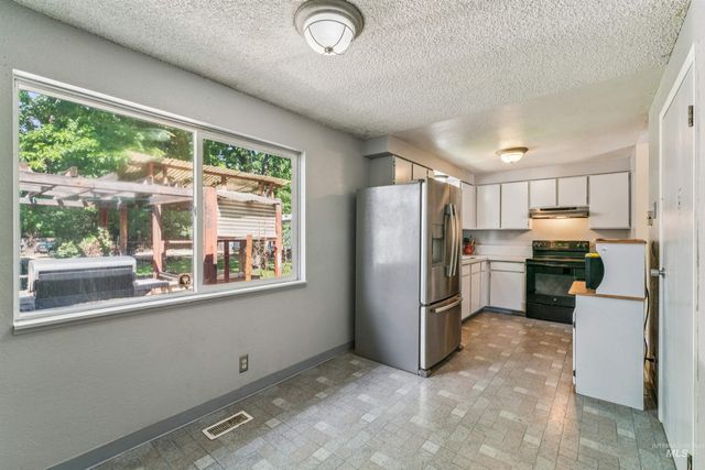 6565 S Southdale Ave, Boise, ID 83709