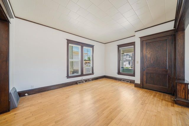 23 E MELVIN AVENUE, Oshkosh, WI 54901