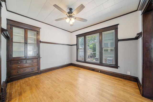 23 E MELVIN AVENUE, Oshkosh, WI 54901