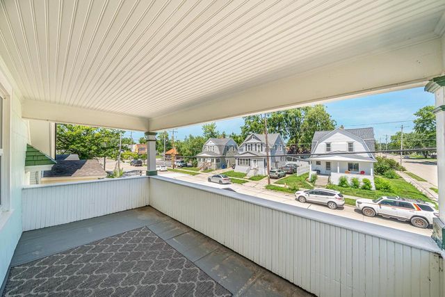 23 E MELVIN AVENUE, Oshkosh, WI 54901