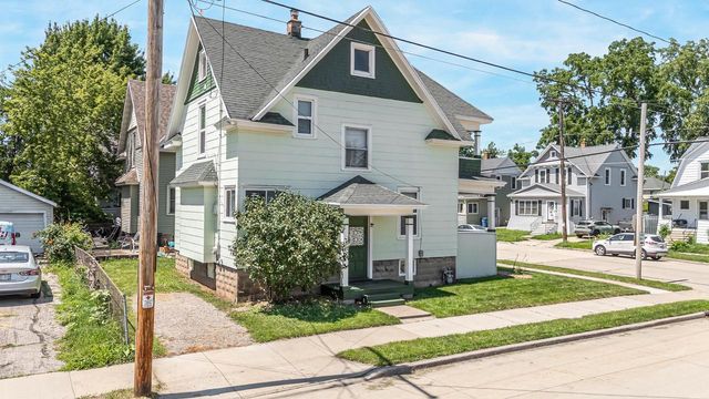 23 E MELVIN AVENUE, Oshkosh, WI 54901