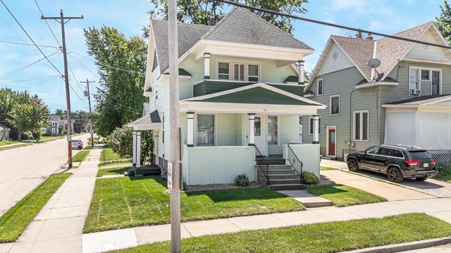 23 E MELVIN AVENUE, Oshkosh, WI 54901