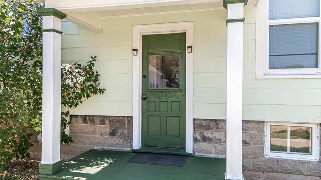 23 E MELVIN AVENUE, Oshkosh, WI 54901