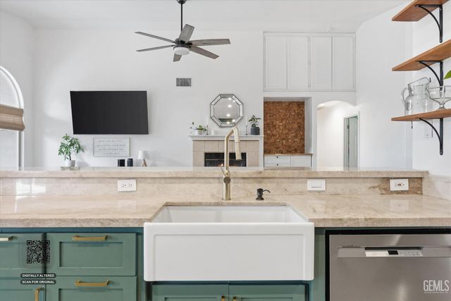 15602 Sammie Avenue, Bakersfield, CA 93314