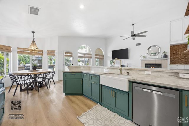 15602 Sammie Avenue, Bakersfield, CA 93314