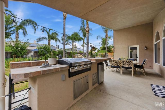 15602 Sammie Avenue, Bakersfield, CA 93314