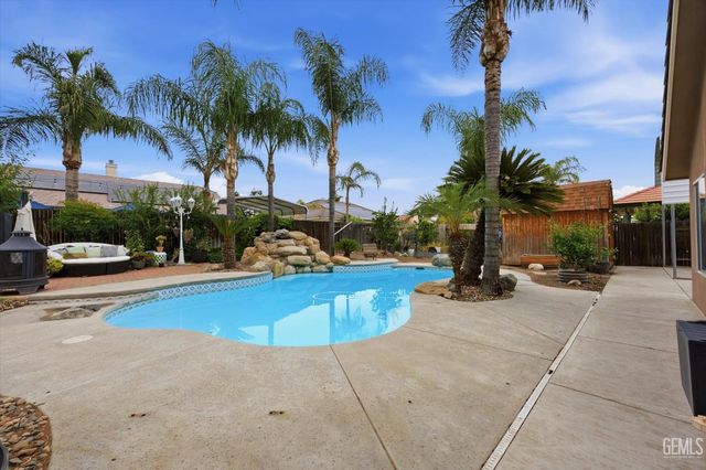15602 Sammie Avenue, Bakersfield, CA 93314
