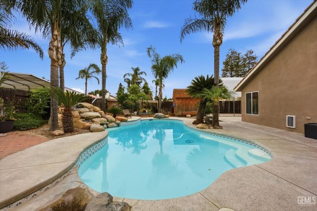 15602 Sammie Avenue, Bakersfield, CA 93314