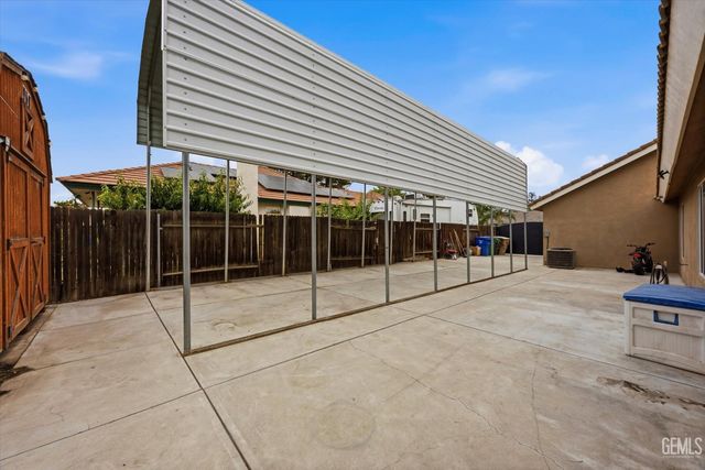 15602 Sammie Avenue, Bakersfield, CA 93314