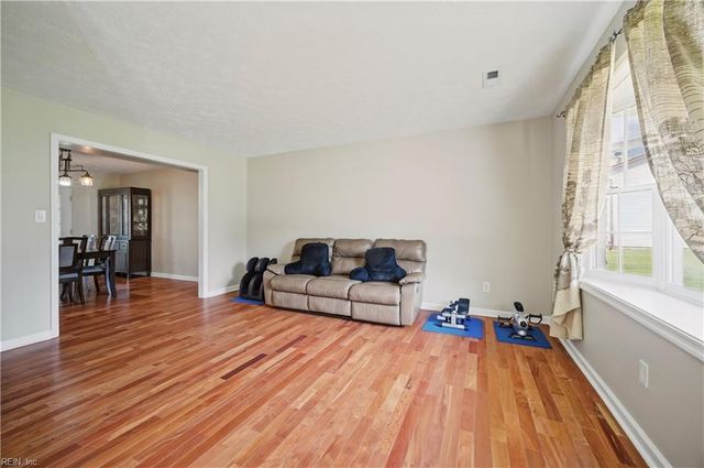 203 Skipper CT, Hampton, VA 23669