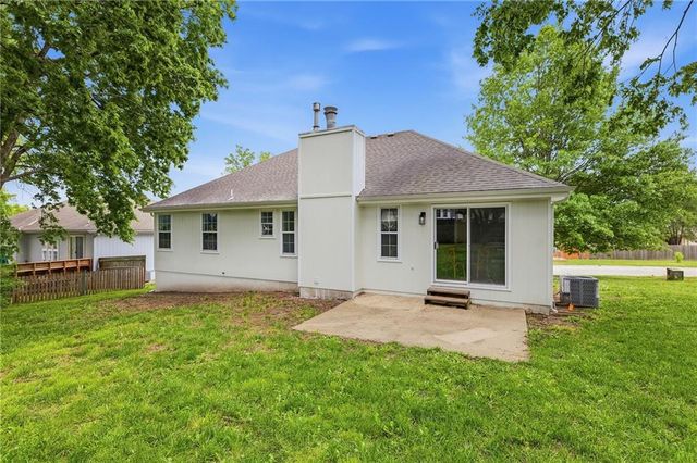 1003 Lincoln Street, Pleasant Hill, MO 64080