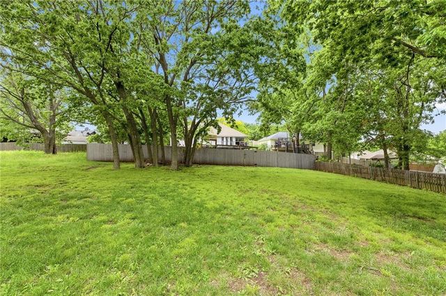 1003 Lincoln Street, Pleasant Hill, MO 64080