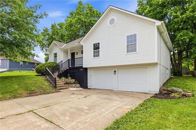 1003 Lincoln Street, Pleasant Hill, MO 64080