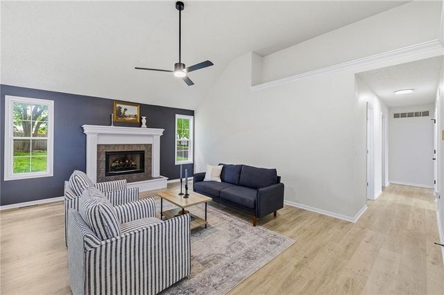 1003 Lincoln Street, Pleasant Hill, MO 64080