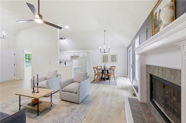 1003 Lincoln Street, Pleasant Hill, MO 64080