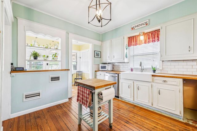 1004 Mitchell ST, Gonzales, TX 78629