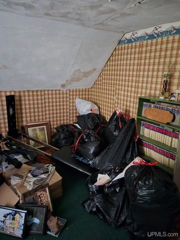 921 W Superior Street, Munising, MI 49862